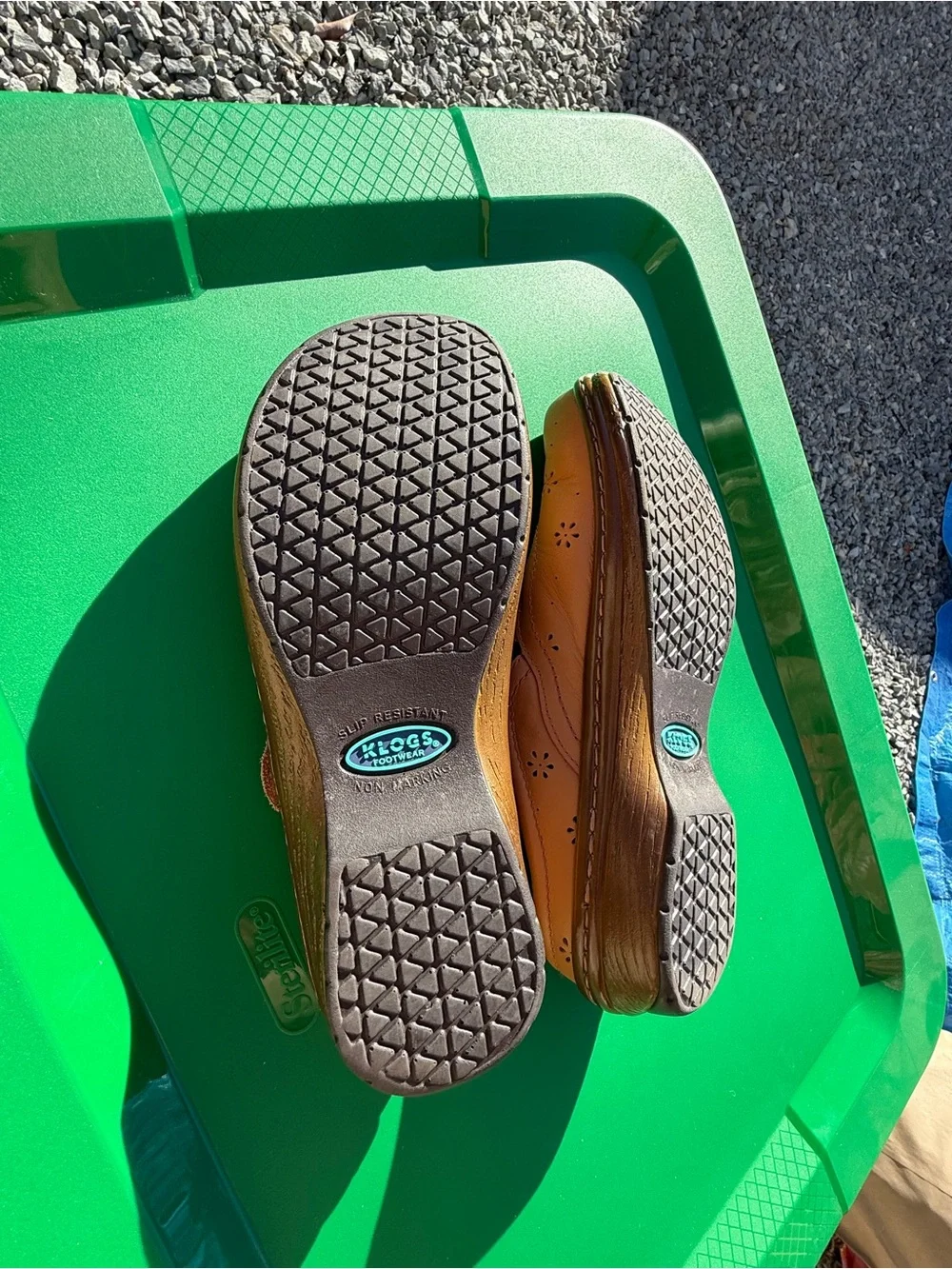 Klogs soft brown